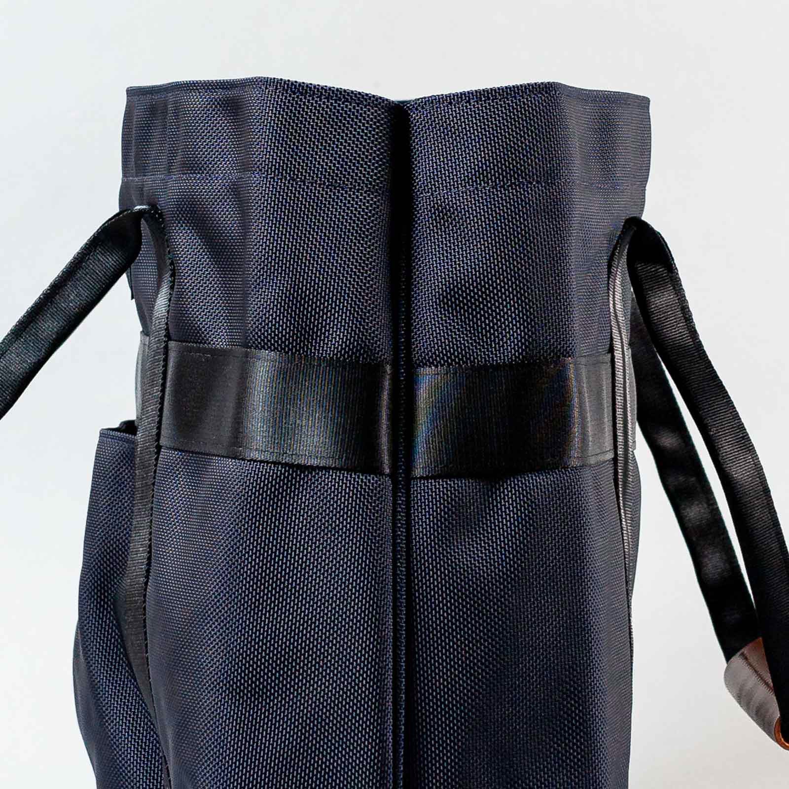 LIGHT TOTE