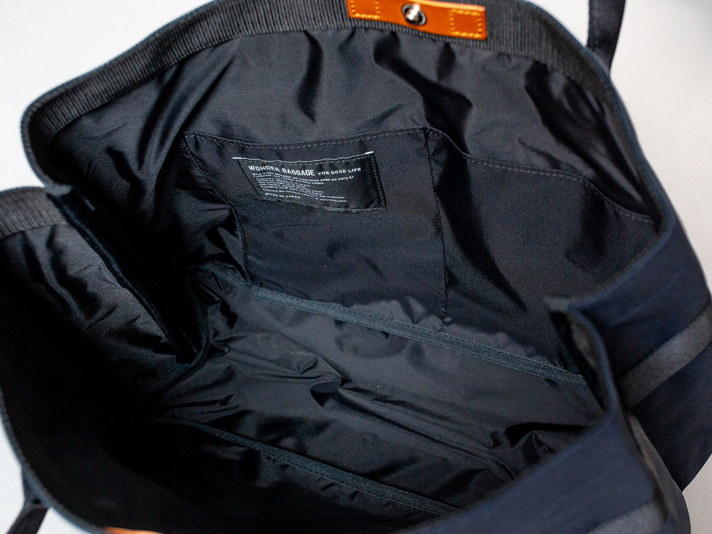 LIGHT TOTE