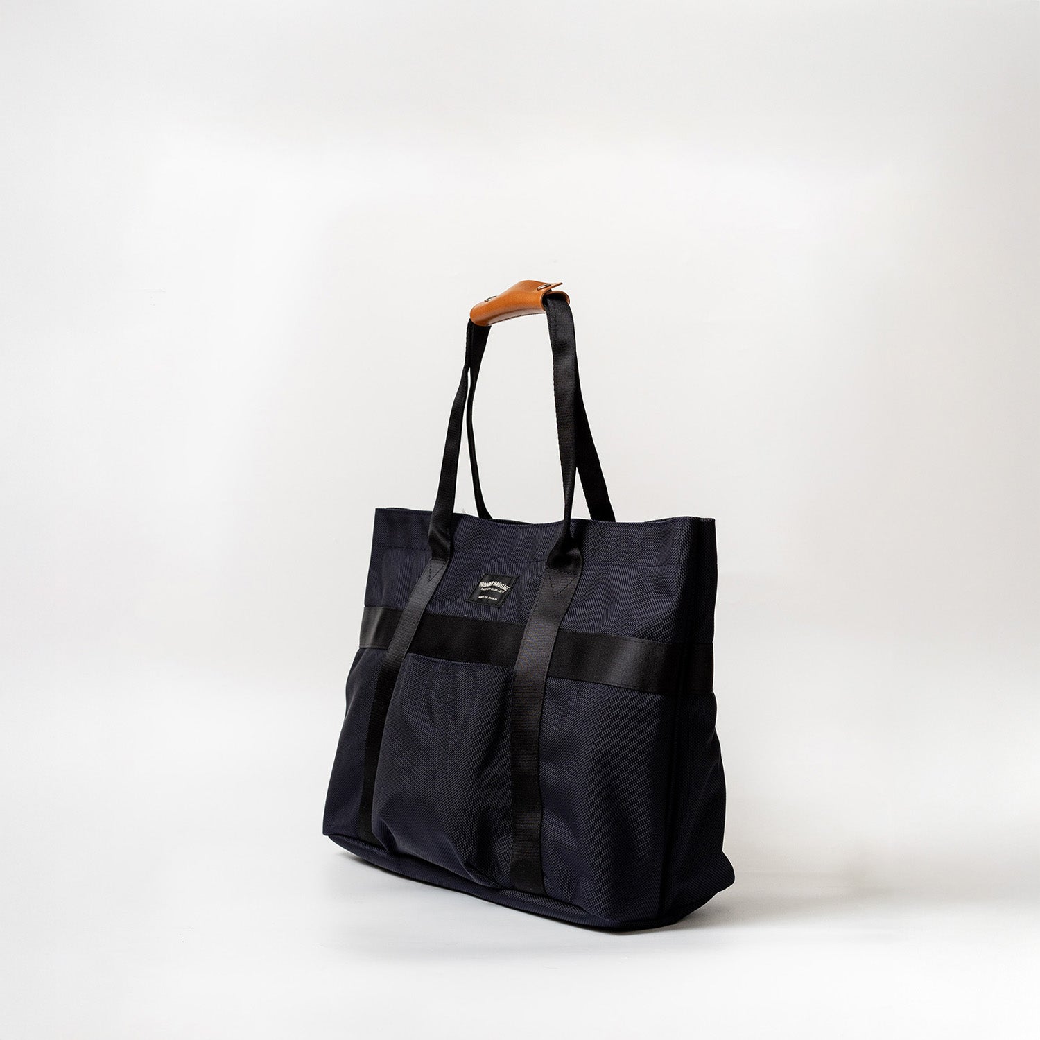 LIGHT TOTE